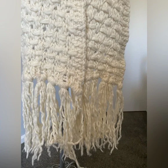 Country Rd wool/alpaca blend scarf - Picture 4 of 5